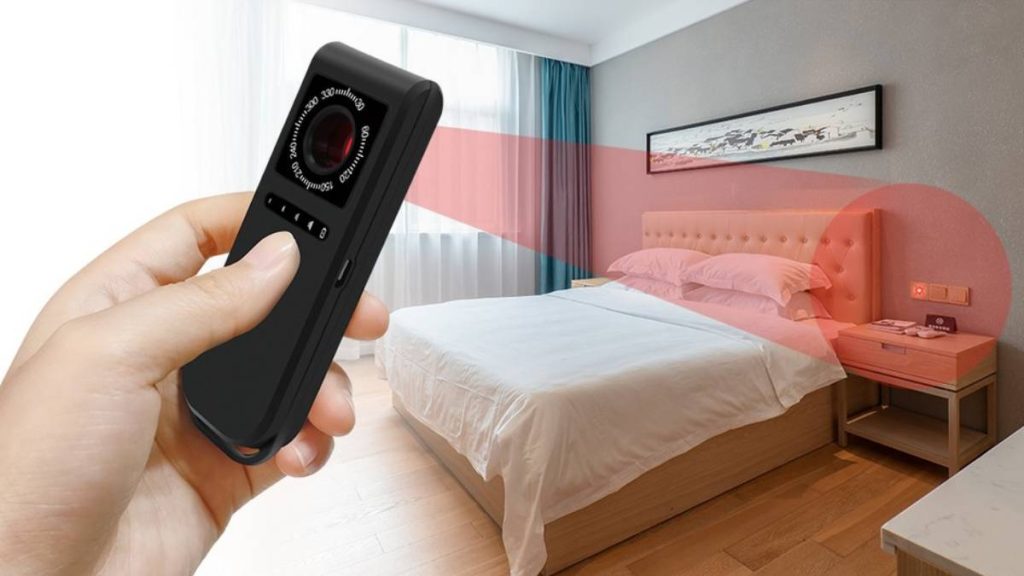 دوربین های جاسوسی در هتل ها! چگونه پیدایشان کنیم؟ 3 دوربین های جاسوسی در هتل ها