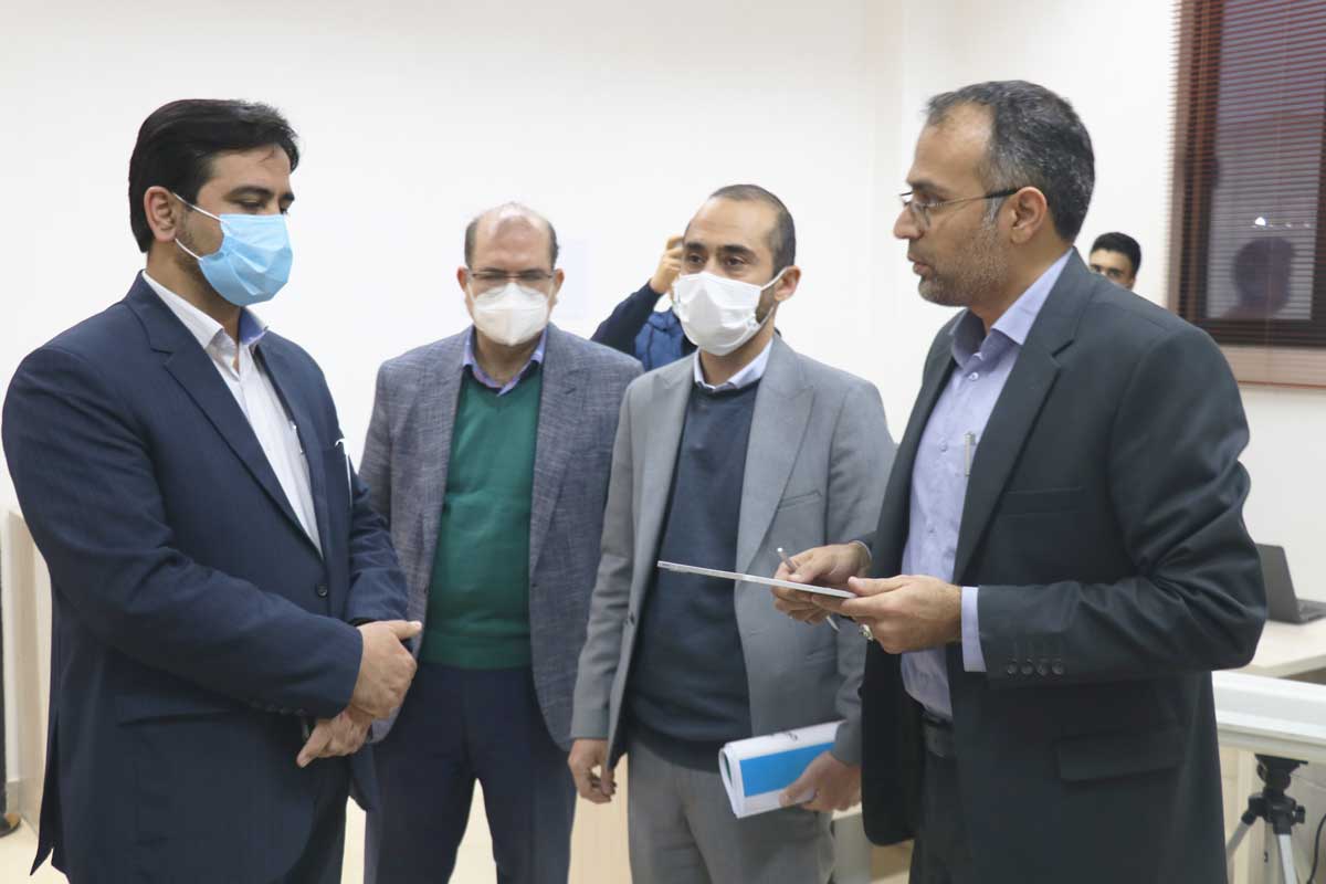 بازدید معاون وزارت عتف از شرکت دانش بنیان شهاب