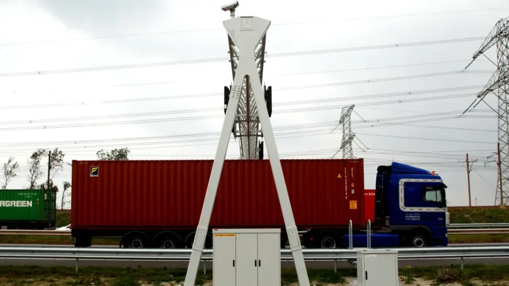 سامانه توزین در حال حرکت (WIM) چیست و چه ارتباطی با پلاک خوان دارد؟ 4 سامانه توزین در حال حرکت