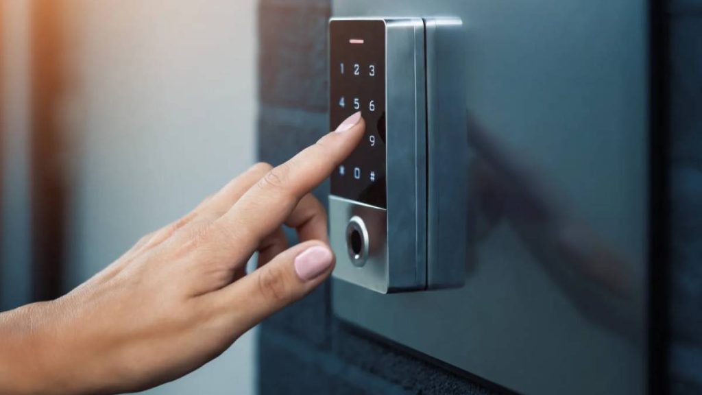 راهنمای خرید سیستم کنترل تردد هوشمند برای سازمان ها