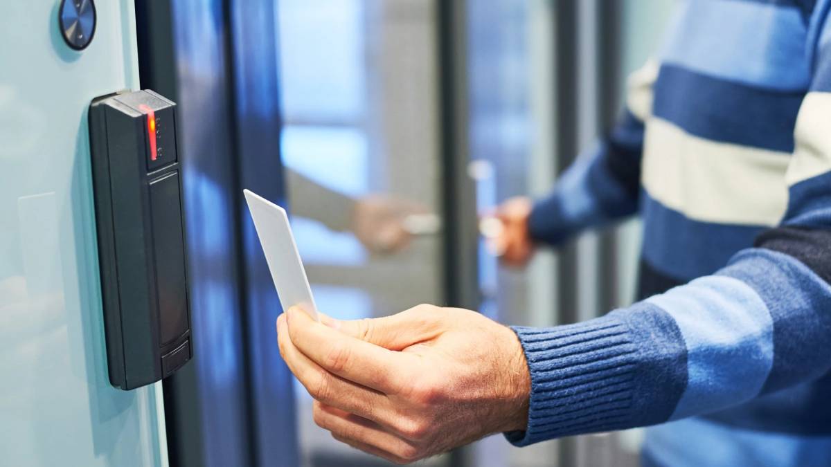 راهنمای خرید سیستم کنترل تردد هوشمند برای سازمان ها