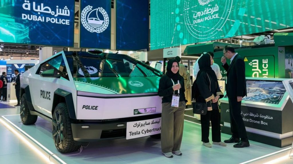 تکنولوژیهایی که پلیس هوشمند دبی برای تعقیب مجرمان استفاده میکند! 1 پلیس هوشمند