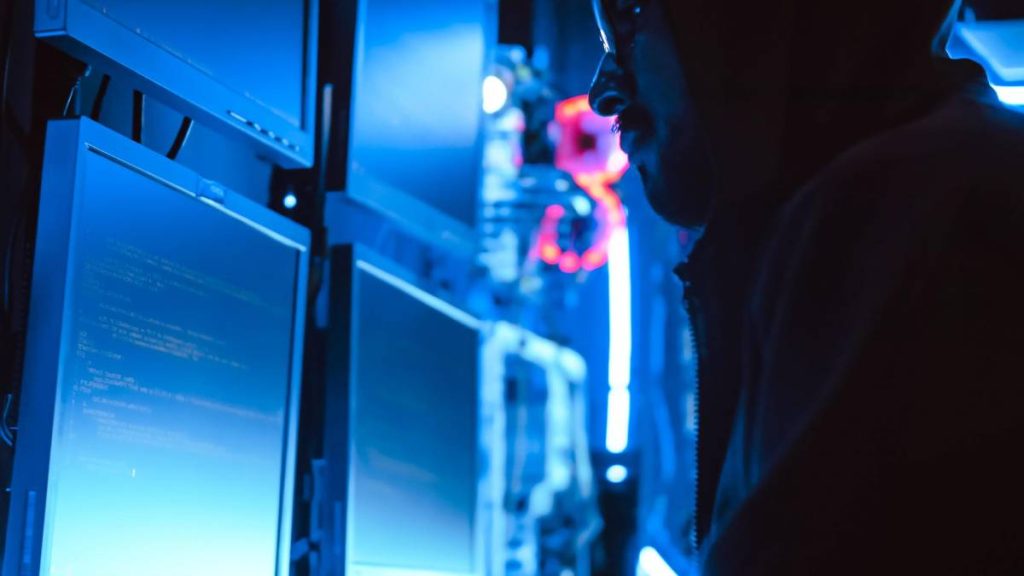 پیشگیری از هک شدن دوربین های مداربسته خانگی 3 هک شدن دوربین های مداربسته