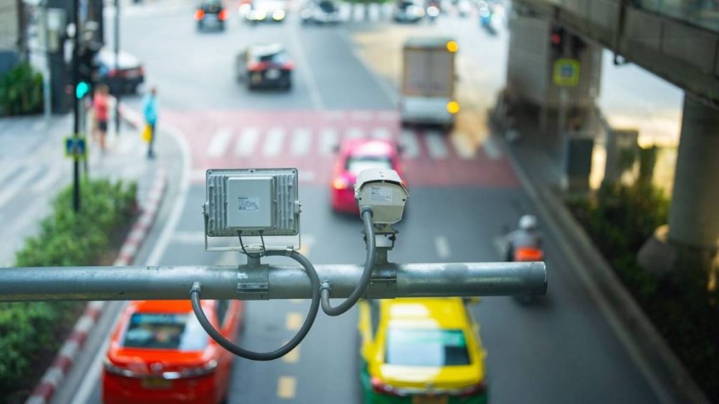 پلاک خوان جاده ای | تفاوت با نسخه های پارکینگی 2 پلاک خوان جاده ای