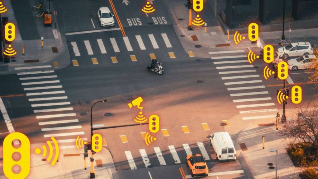 چراغ راهنمایی هوشمند چگونه ترافیک را کاهش میدهد؟ 1 چراغ راهنمایی هوشمند