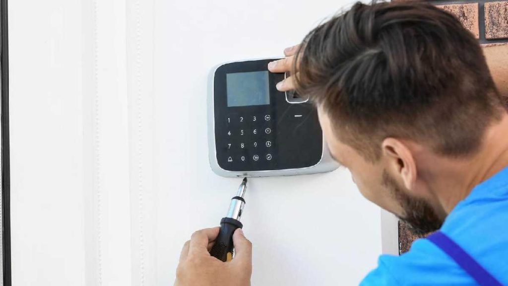 اجرت نصب دزدگیر اماکن ۱۴۰۵ 2 اجرت نصب دزدگیر اماکن